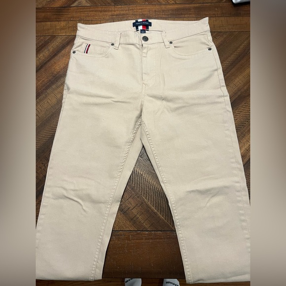 Men’s Tommy Hilfiger Khakis - Picture 3 of 4